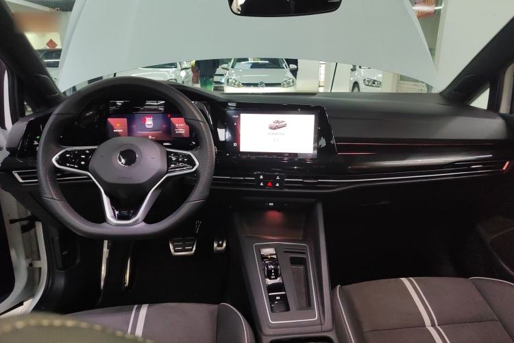 Used Volkswagen Golf 2023 Facelift 280TSI DSG R-Line Lite
