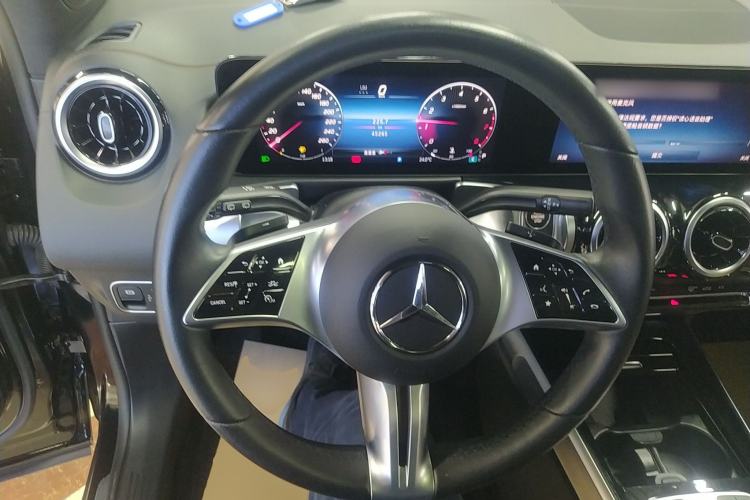 Used Mercedes-Benz GLB 2024 GLB 200 Dynamic Edition Steering Wheel