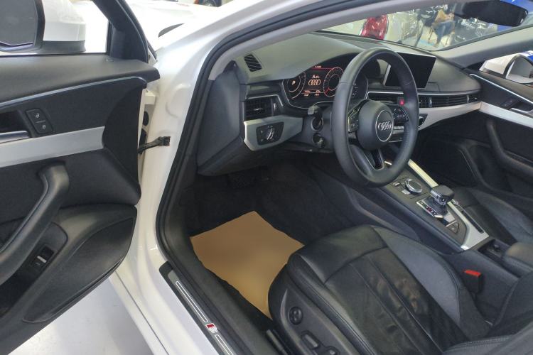 Used Audi A4L 2019 40 TFSI Fashion Version China V