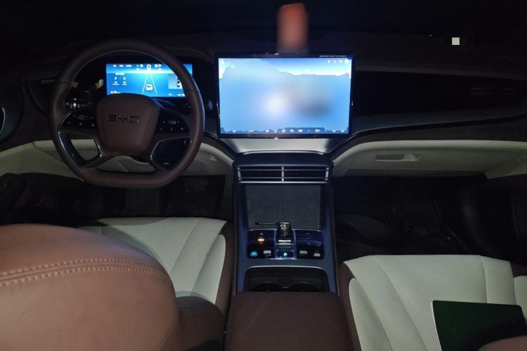 Used BYD Seal 07 DM-i 2025 DM-i 1.5L 125km Luxury Model Center Console