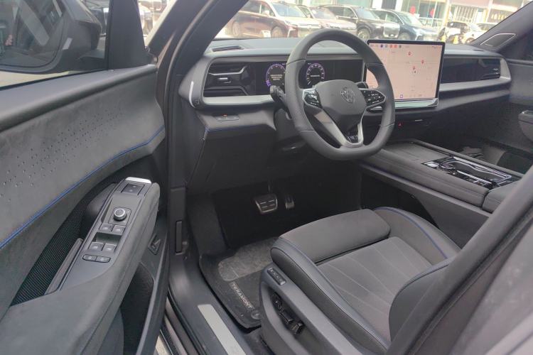 Used Volkswagen Teramont 2025 Tiguan Pro 450TSI 4Motion Crosswind Edition
