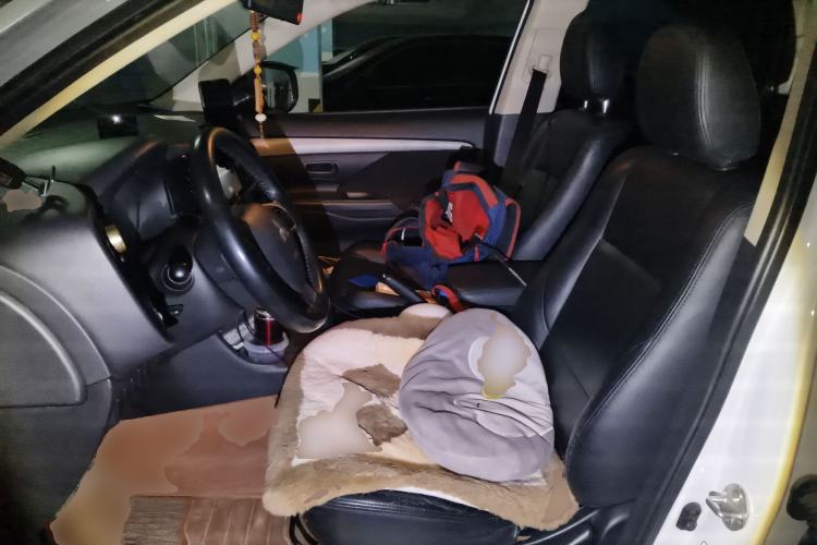 Used Mitsubishi Outlander 2013 2.0L Two-Wheel Drive Sport Navigation Version 5 Seats