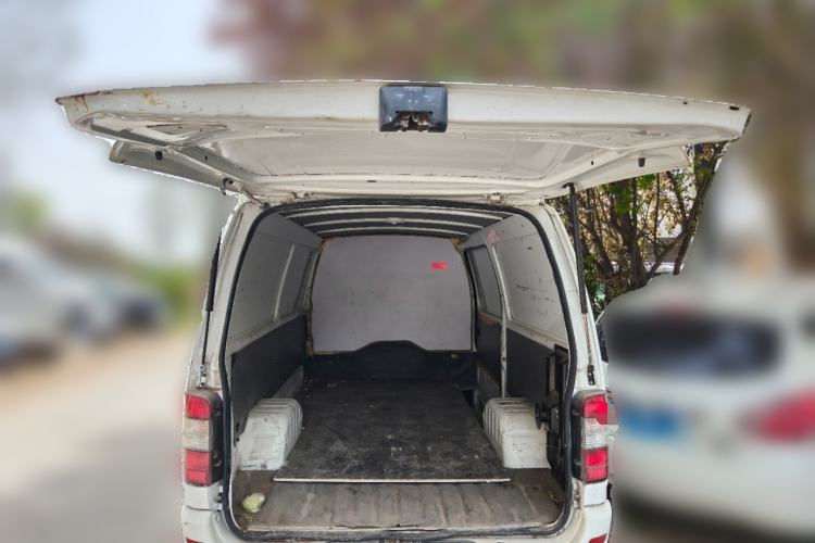 Used Jinbei Hiace 2020 2.0L Express King Series Deluxe Van Standard Roof China VI Emission Standard 1TZS
