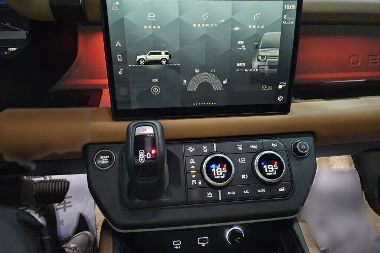 Used Land Rover Defender 2023 Facelift 110 3.0T P400 X-DYNAMIC HSE Audio And AC Panel