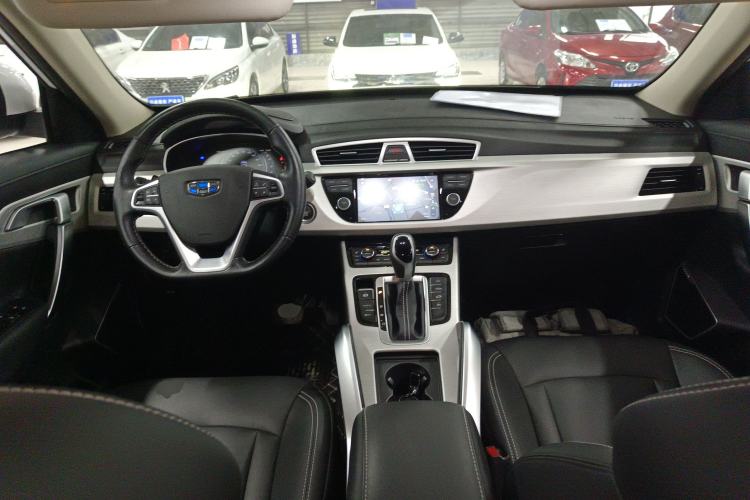 Used Geely Auto Emgrand X7 Sport 2018 1.8TD Automatic Two-Wheel Drive Smart Connect 4G Internet Edition Center Console