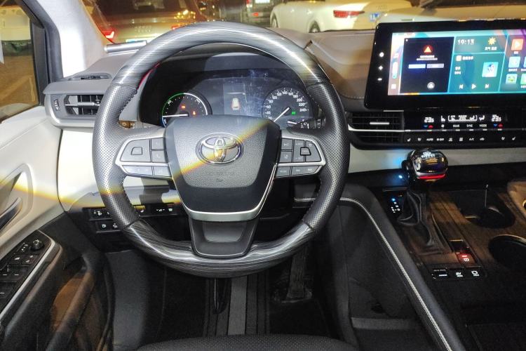 Used Toyota SIENNA 2023 2.5L Hybrid Comfort Edition