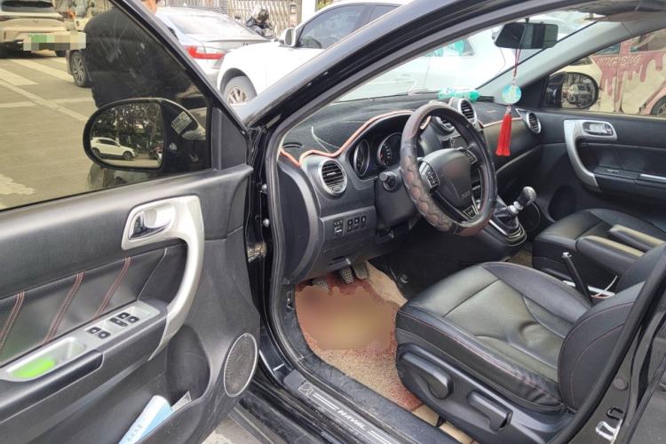 Used Haval H6 2015 Upgraded Model 1.5T Manual Two-Wheel Drive Elite Version