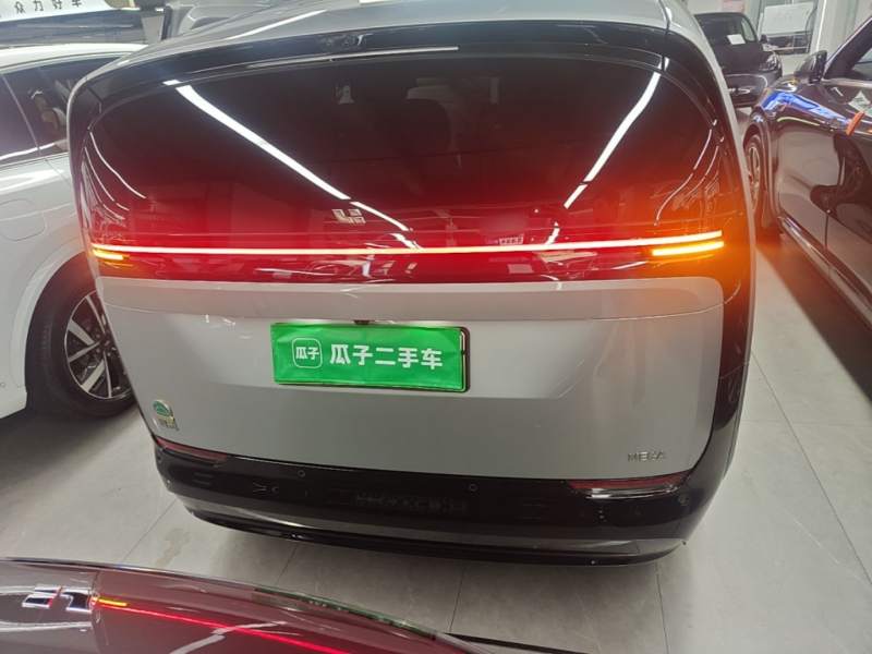 Used Li Auto MEGA 2025 Home Family Special Edition — 5