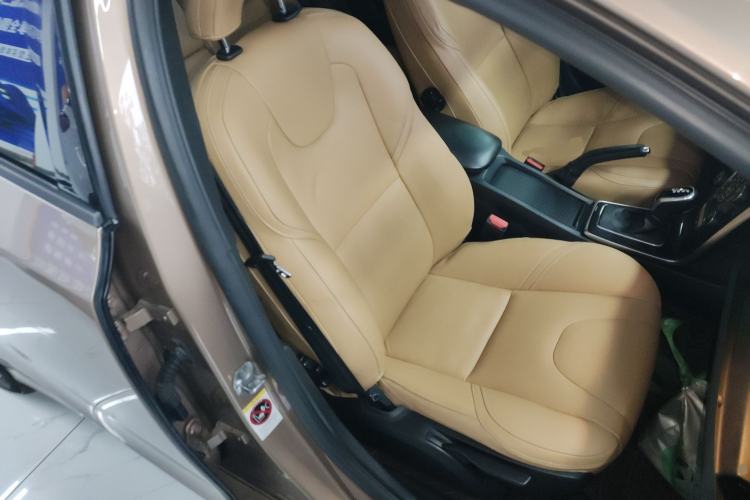 Used Volvo V40 2017 T3 Zhiyi Edition