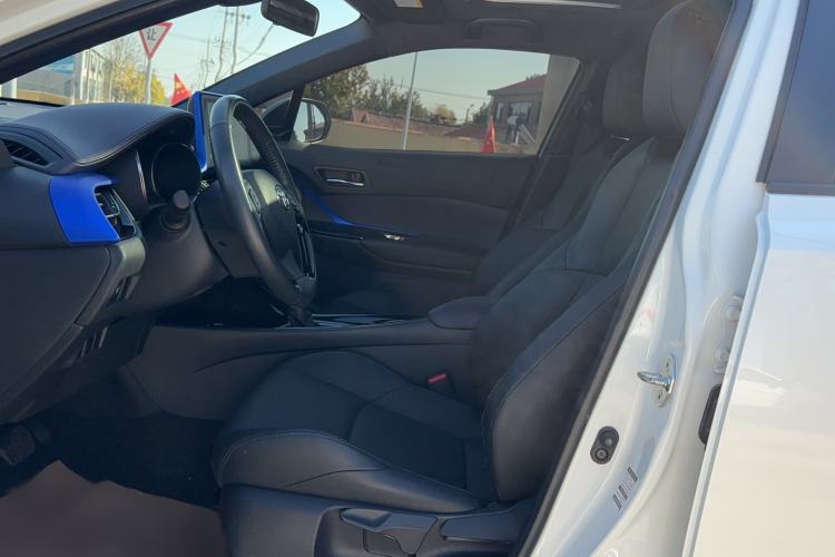 Used Toyota IZOA 2020 2.0L Yichi Version
