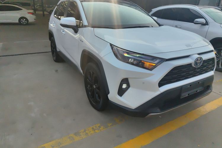 Used Toyota RAV4 2023 Dual-Engine 2.5L E-CVT Four-Wheel Drive Elite Plus Edition Front Right 45 Deg