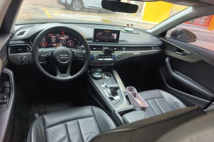 Used Audi A4L 2018 30th Anniversary Edition 40 TFSI Fashion Model
