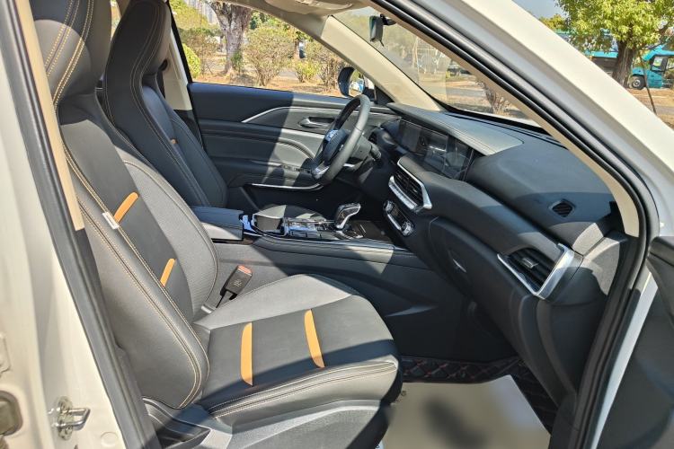 Used Bestune T77 2020 PRO 280 TID Automatic Luxury Model Interior 14