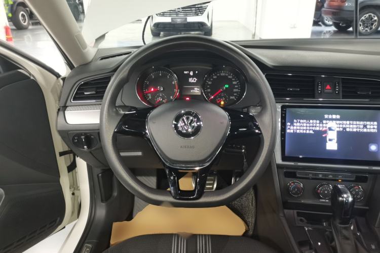 Used Volkswagen Lamando 2017 230TSI DSG Fashion Edition
