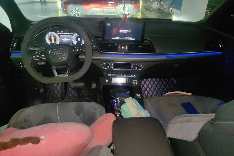 Used Audi Q5L Sportback 2022 40 TFSI Luxury Model Center Console