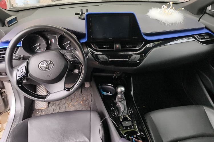 Used Toyota IZOA 2018 2.0L Yichi Version China VI Standard