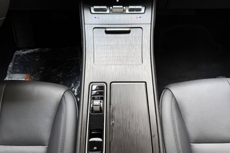 Used Lincoln Corsair 2023 2.0T Two-Wheel-Drive Luxury Edition