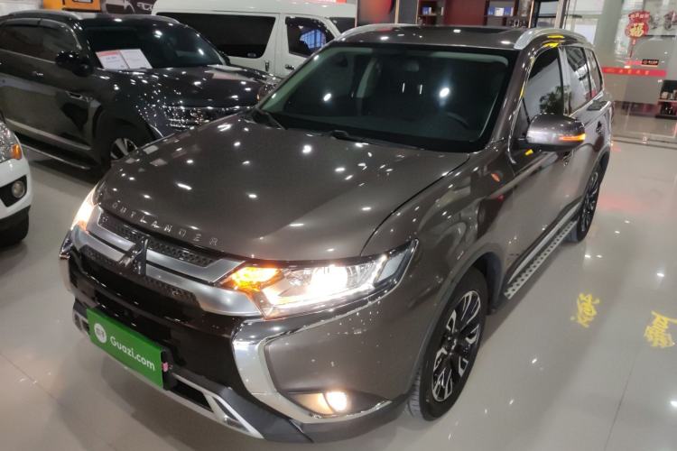 Used Mitsubishi Outlander 2019 2.0L Two-Wheel Drive Comfort Edition 5 Seats China VI Standard
