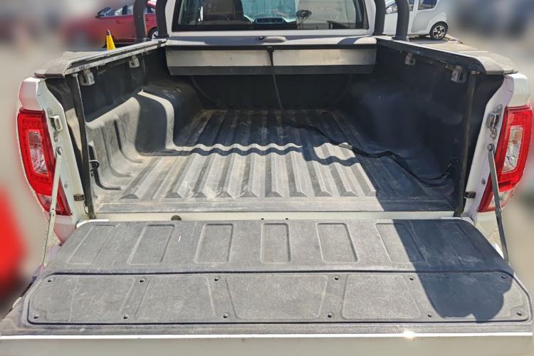 Used Great Wall Wingle 6 2017 2.4L Gasoline 4x4 Elite Version 4G69 Trunk