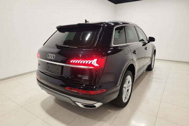 Used Audi Q7 2021 55 TFSI quattro S line Sport model