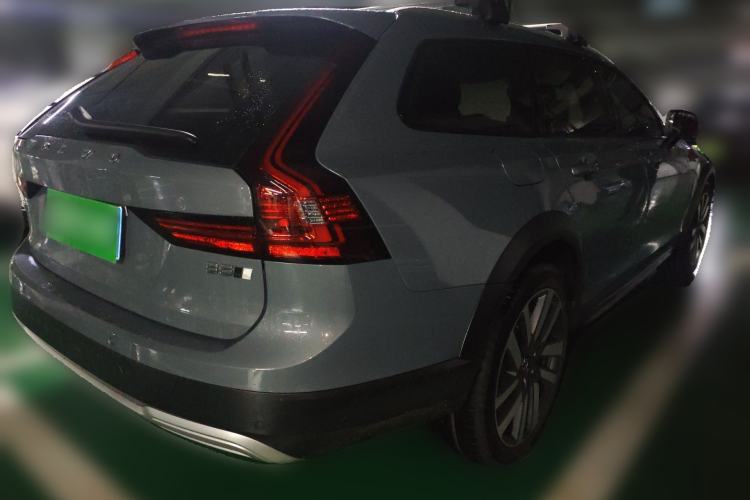 Used Volvo V90 2023 Cross Country B5 AWD Prestige Edition Rear Right 45 Deg