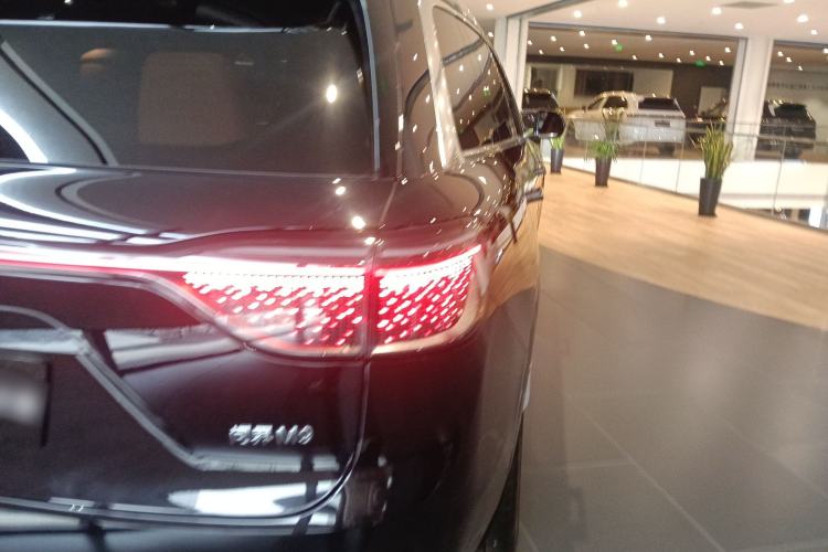 Used Hima AITO M9 2024 Range-Extended Ultra Version 42 kWh 6-Seater Model Exterior 3