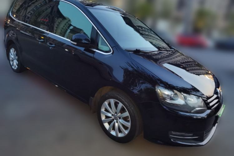 Used Volkswagen Sharan 2016 380TSI Luxury 7-Seater Front Right 45 Deg