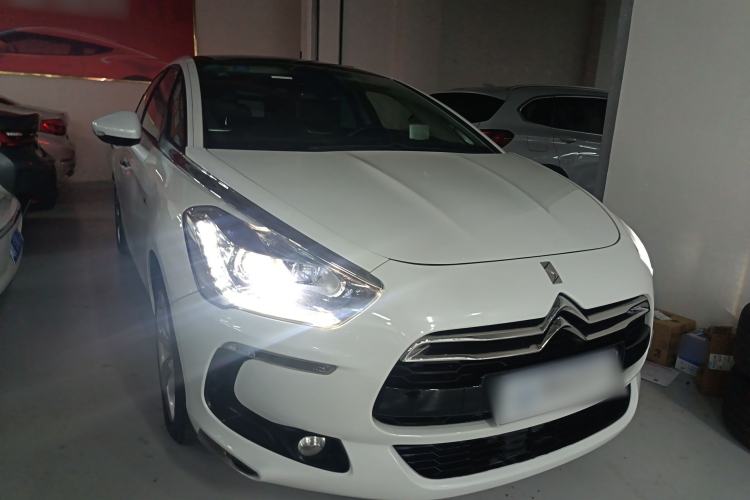 Used DS 5 2014 1.6T Luxury Edition THP160