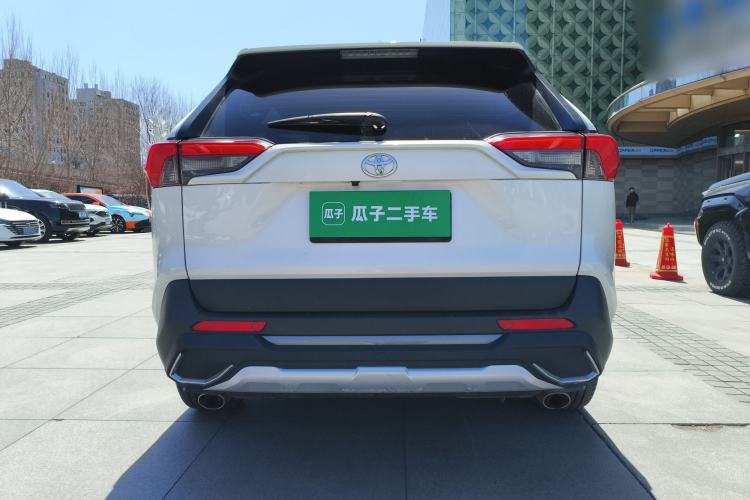 Used Toyota RAV4 2020 2.0L CVT Two-Wheel Drive Fashion Edition Rear