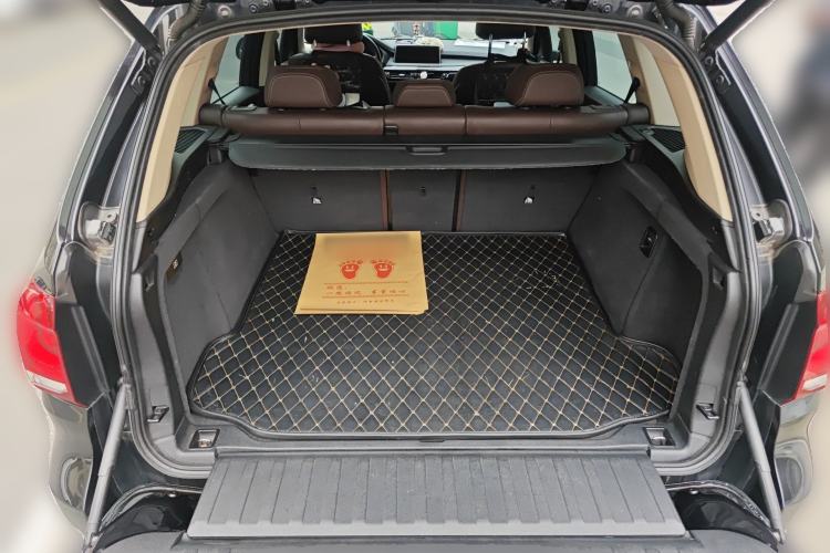 Used BMW X5 2017 xDrive28i Trunk