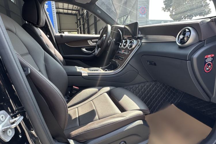 Used Mercedes-Benz GLC 2022 Refreshed GLC 300 L 4MATIC Dynamic Edition Prestige Version Interior 3