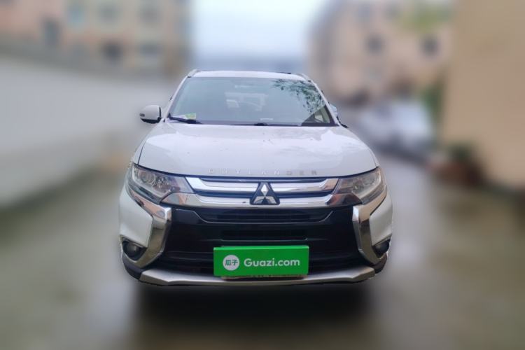 Used Mitsubishi Outlander 2018 2.0L Two-Wheel Drive Glory Edition 5 Seats Front