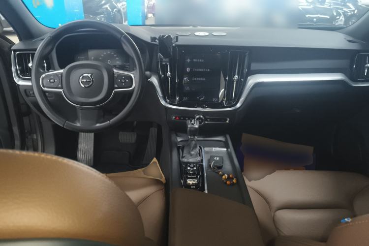 Used Volvo S60 2021 T4 Zhiyi Luxury Edition
