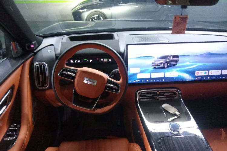 Used Geely Galaxy M9 2025 Model 230km Two-Wheel-Drive Exploration Edition Steering Wheel