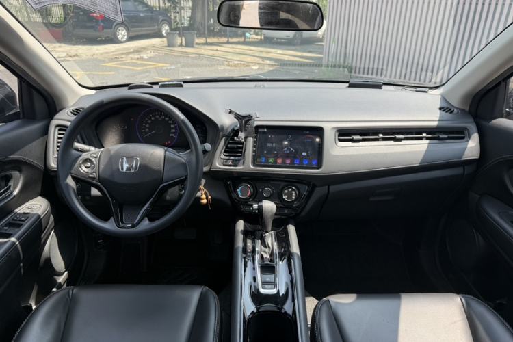Used Honda Vezel 2020 1.5L CVT Elite Edition Interior 1