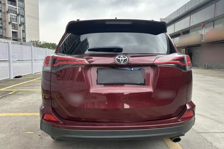 Used Toyota RAV4 2016 2.0L CVT Two-Wheel Drive Fashion Edition China V Standard Exterior 5