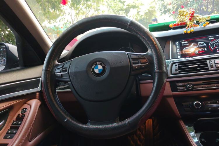 Used BMW 5 Series 2014 520Li Elegant Model
