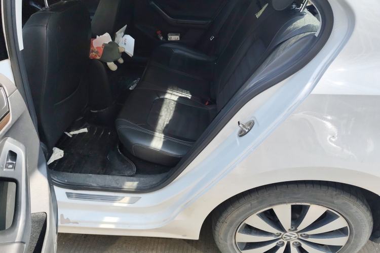 Used Volkswagen Sagitar 2015 230TSI Automatic Luxury Model
