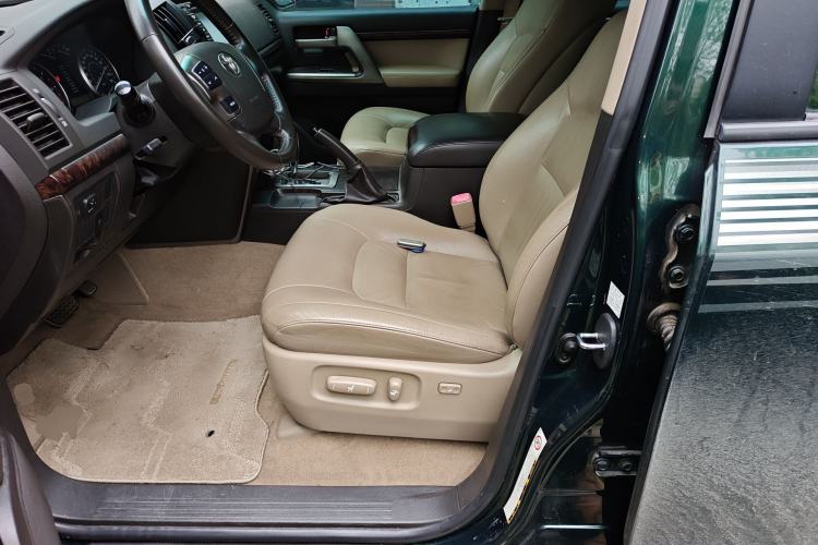 Used Toyota Land Cruiser 2010 4.0L Automatic VX Left Front Seat