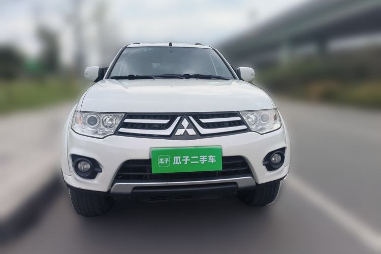 Used Mitsubishi Pajero Sport 2013 3.0L Automatic Two-Wheel Drive Luxury Edition Front