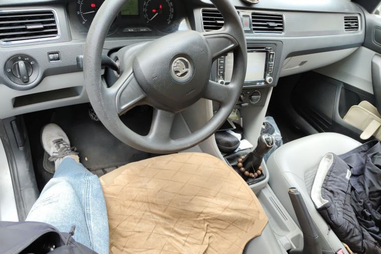 Used Skoda Rapid 2013 1.6L Manual Smart Selection Model
