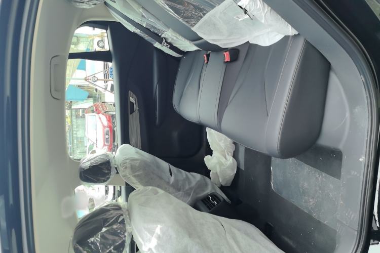 Used Hongqi E-QM5 2025 500km Range Commuter Version
