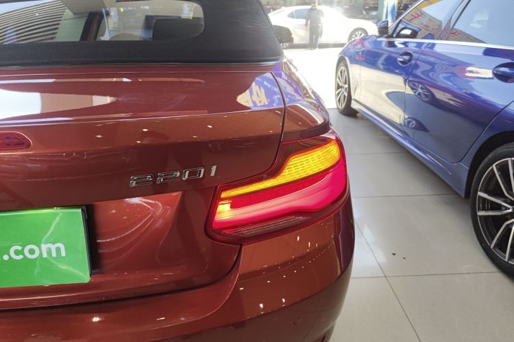 Used BMW 2 Series (Import) 2018 220i Convertible Coupe Sports Design Package
