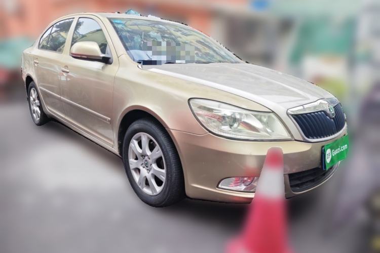 Used Skoda Octavia 2013 2.0L Automatic Yijie Edition Front Right 45 Deg