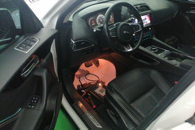 Used Jaguar F-PACE 2016 2.0T Two-Wheel-Drive R-Sport Sport Edition