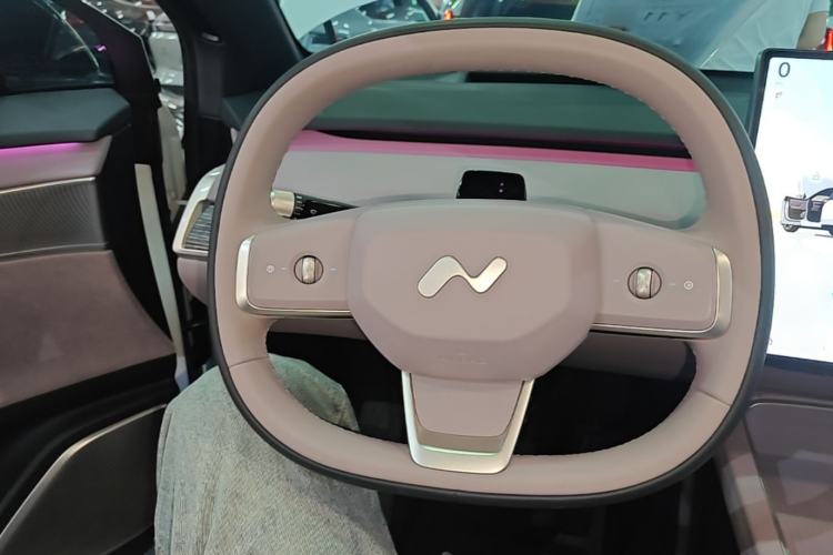 Used ONVO L60 2024 60 kWh Rear-Drive Version
