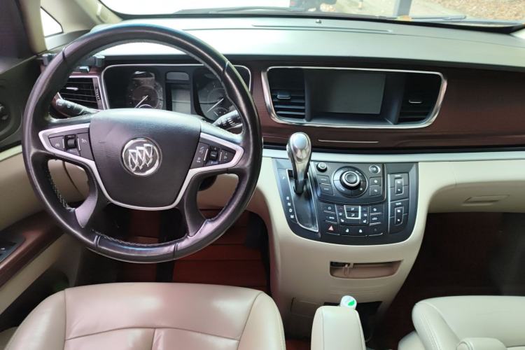 Used Buick GL8 2017 25S Prestige Version China V Standard Center Console