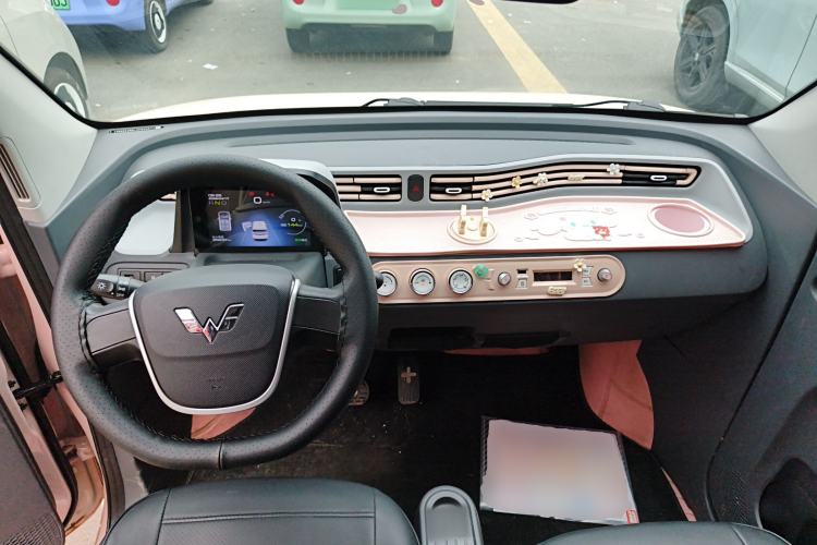 Used Wuling Hongguang MINIEV 2022 Macaron Premium Model – Lithium Iron Phosphate Center Console