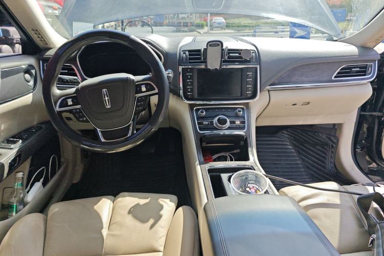 Used Lincoln Continental 2017 3.0T Four-Wheel Drive Prestige Edition Center Console