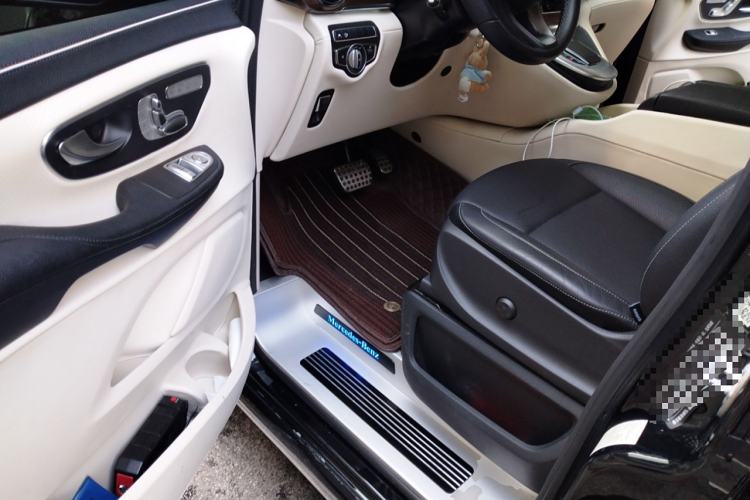 Used Mercedes-Benz V-Class 2022 V 260 L Long-wheelbase Luxury Edition Driver Seat